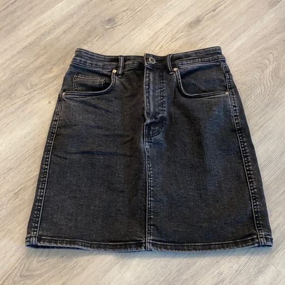 Zara Dresses & Skirts - Zara black high waisted black jean skirt sz small